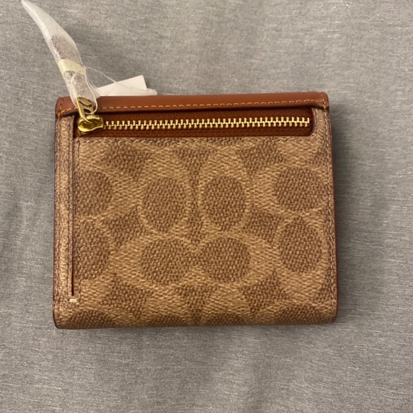 Wallet - Picture 2 of 5